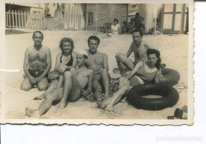 Fotografia antiga: (2FOTOS)MASNOU-BARCELONA-PLAYA Y BA&Ntilde;ISTA-- A&Ntilde;O 1940-FOTOGR&Aacute;FICA-RARA