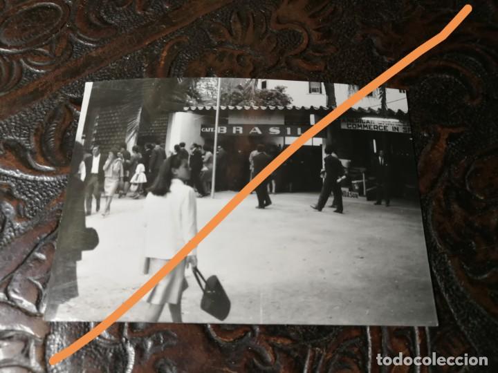 Fotografia antica: Fotograf&iacute;a antigua. Caf&eacute; de Brasil. Stand feria de muestras. foto a&ntilde;os 60