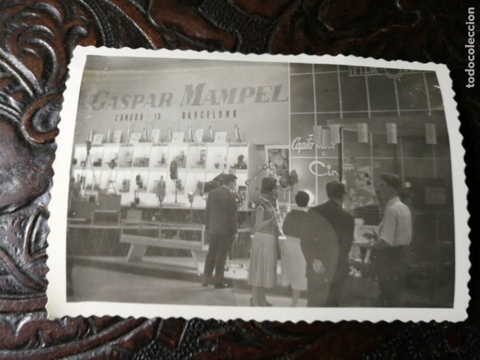 Fotograf&iacute;a antigua: Fotograf&iacute;a antigua. Stand feria de muestras. foto a&ntilde;os 60