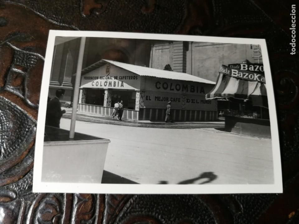 Alte Fotografie: Fotograf&iacute;a antigua. Stand feria de muestras. foto a&ntilde;os 60