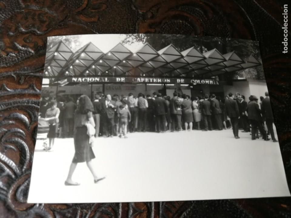 Fotograf&iacute;a antigua: Fotograf&iacute;a antigua. Stand feria de muestras. foto a&ntilde;os 60