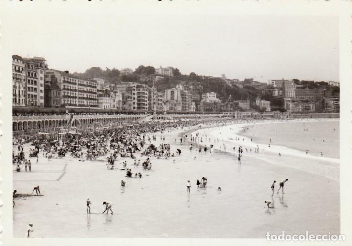 Photographie ancienne: Fant&aacute;stica fotograf&iacute;a. Preciosa vista de la playa y paseo de La Concha, San Sebastian. 1960 sb