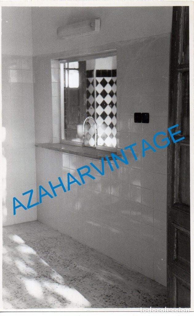 Fotograf&iacute;a antigua: CASARICHE, 1968, INTERIOR ESTACION FERROCARRIL, 140x90MM