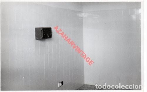 Fotograf&iacute;a antigua: PUENTE GENIL, 1968, INTERIOR ESTACION FERROCARRIL, 140X90MM