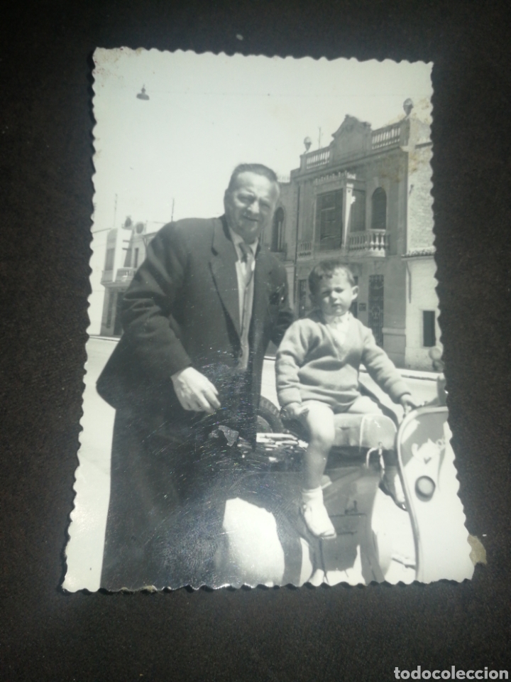 Fotograf&iacute;a antigua: NI&Ntilde;O EN VESPA, FOTOGRAF&Iacute;A ANTIGUA A&Ntilde;OS 50.