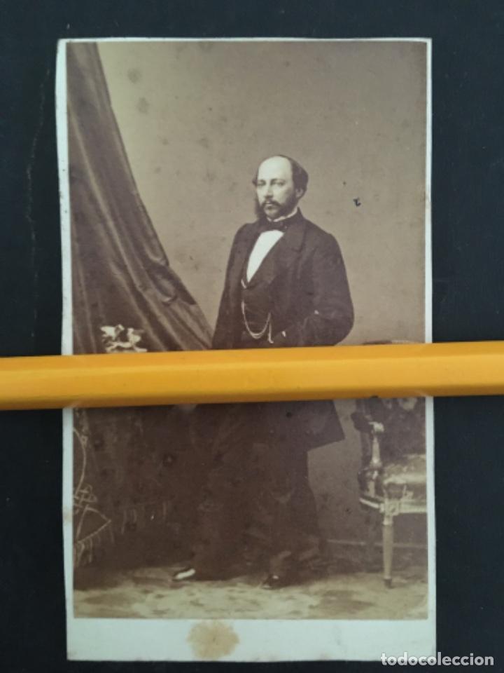 Fotograf&iacute;a antigua: FOTO DISDERI & CIA, PARIS, SE&Ntilde;OR CON LIBROS