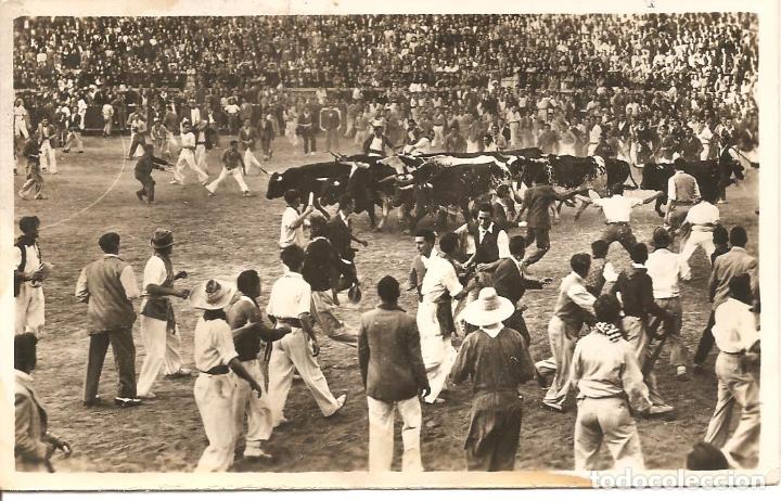 Fotografia antica: FOTO, ENCIERRO EN SANFERMINES-PAMPLONA, CIRCULADA 1960