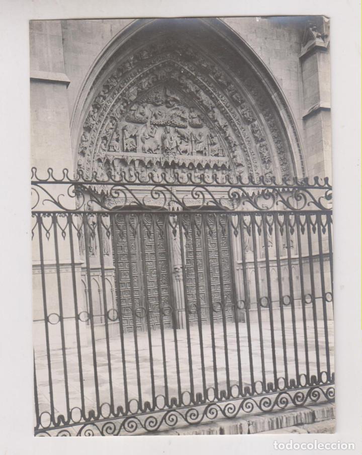 Photographie ancienne: FOTOGRAF&Iacute;A. CATEDRAL DE LE&Oacute;N. TH&Eacute;ODORE L'HUILLIER. ENTRE 1905 Y 1907. 11 X 8 CM.
