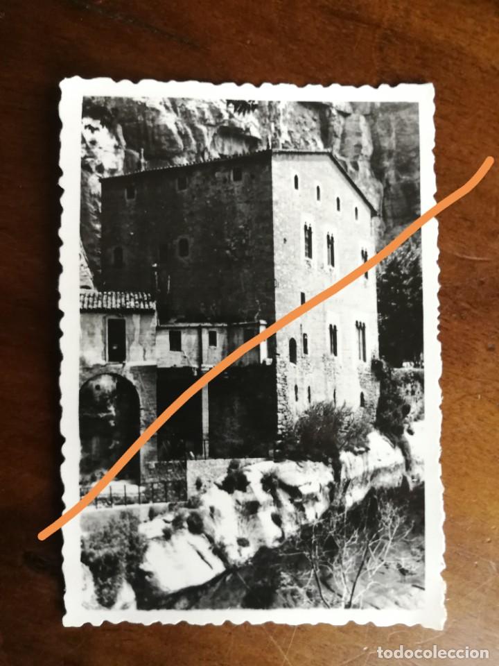 Alte Fotografie: Fotograf&iacute;a antigua de San Miguel de fai. monasterio. Cercanias. Foto a&ntilde;os 40.