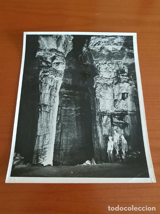 Antique Photography: Fotograf&iacute;a Usis Photo Lab 5-5-1971 Cueva
