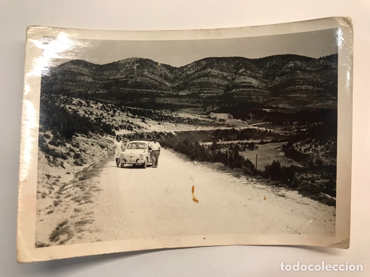 Fotograf&iacute;a antigua: FOTOGRAF&Iacute;A. Con el SEAT 600.., camino de Madrid.. (verano de 1968)