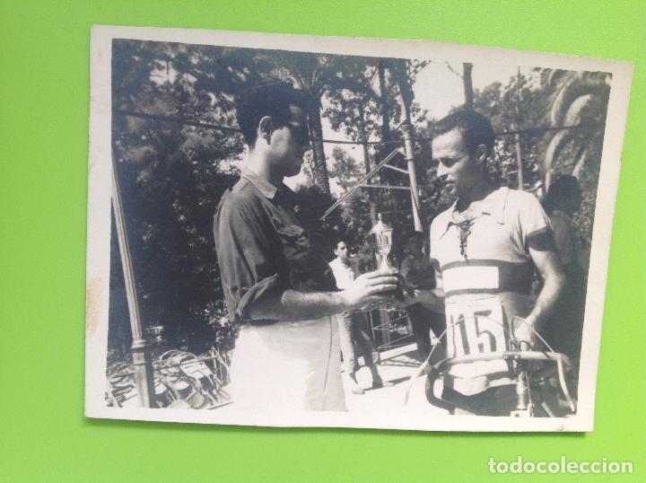 Fotograf&iacute;a antigua: Antigua foto campeonato provincial de ciclismo de Cordoba 1946. Foto Ricardo.M 11,5x8,5 cm
