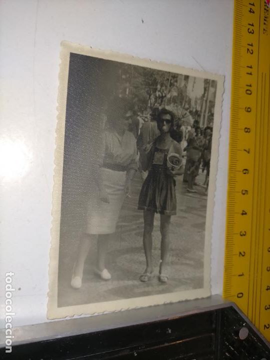 Fotograf&iacute;a antigua: antigua fotografia ------------ foto --- CADIZ CARNAVAL DISFRAZ DE MAMARRACHA . CON PARAGUAS