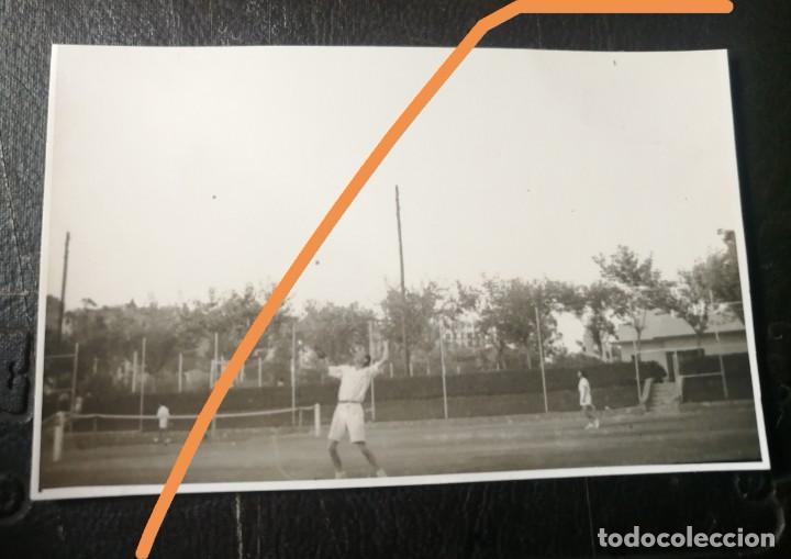 Fotograf&iacute;a antigua: Fotograf&iacute;a antigua de Madrid.instalaciones deportivas canal Isabel II. Tenista. FOTO A&Ntilde;OS 40