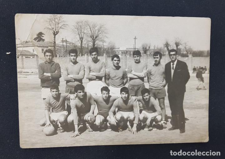 Photographie ancienne: FOTOGRAFIA EQUIPO DE FUTBOL SIN IDENTIFICAR. A&Ntilde;OS 60-70 7 X 10 cm