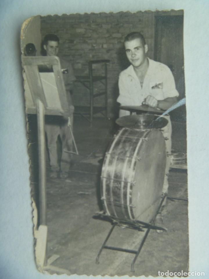 Fotograf&iacute;a antigua: LA LEGION : FOTO DE LEGIONARIO DE LA BANDA DE MUSICA CON BOMBO. EL AAIUN, SAHARA