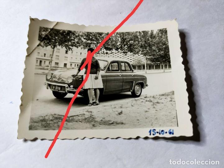 Fotografia antiga: Antigua fotograf&iacute;a. Coche Renault gordini foto. a&ntilde;o 1961.