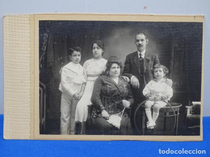 Fotograf&iacute;a antigua: FOTOGRAF&Iacute;A FAMILIAR A&Ntilde;OS 20.