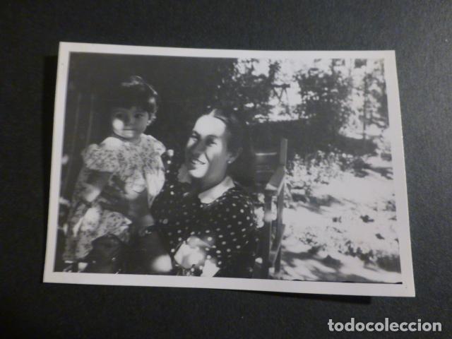 Fotografia antiga: MADRE CON NI&Ntilde;O ANTIGUA FOTOGRAFIA 7 X 9 CMTS