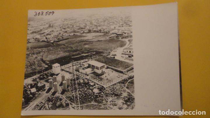 Fotograf&iacute;a antigua: ANTIGUA FOTOGRAFIA VISTA AEREA VALVERDE DEL CAMINO.HUELVA 1978
