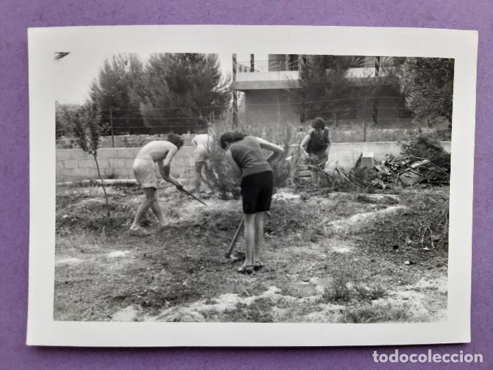 Fotografia antica: ANTIGUA FOTOGRAFIA LIMPIANDO EL TERRENO