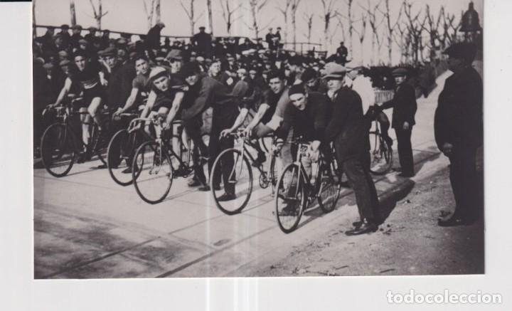 Fotograf&iacute;a antigua: FOTO REPRODUCCION DE FOTO DE CARRERA DE EN PISTA EN VEL&Oacute;DROMO DE REUS