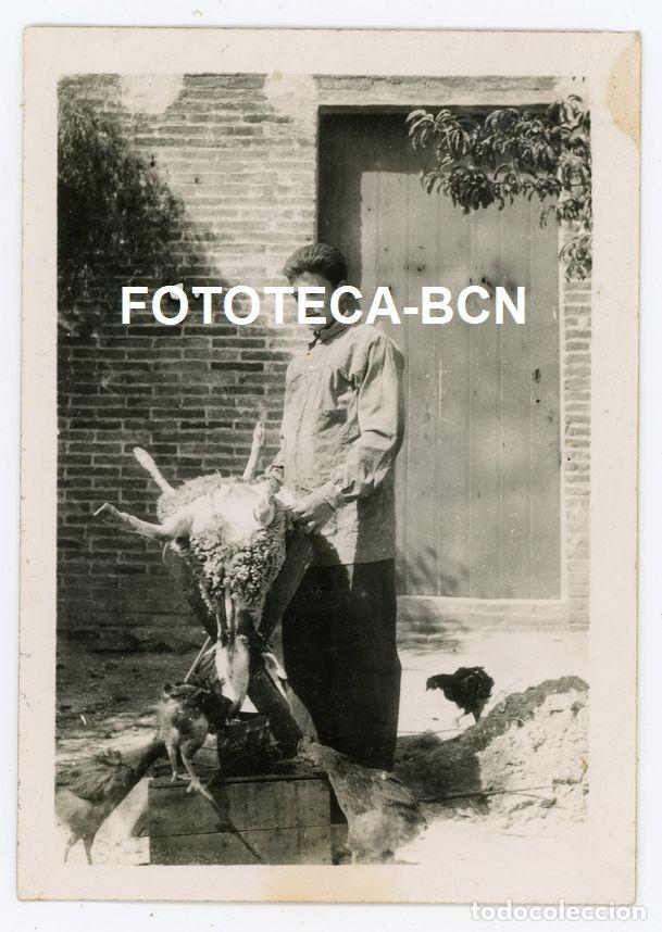 Fotografia antiga: FOTO ORIGINAL MATANZA OVEJA PAYES CAMPESINO GALLINAS CATALUNYA A&Ntilde;OS 30