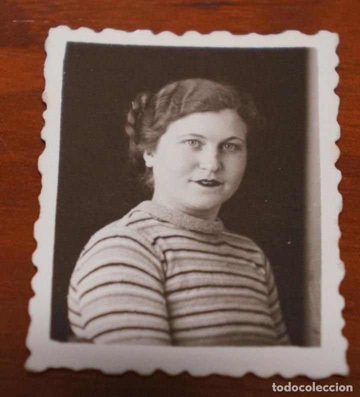 Fotograf&iacute;a antigua: FOTOGRAFIA DE SE&Ntilde;ORITA CARNET.