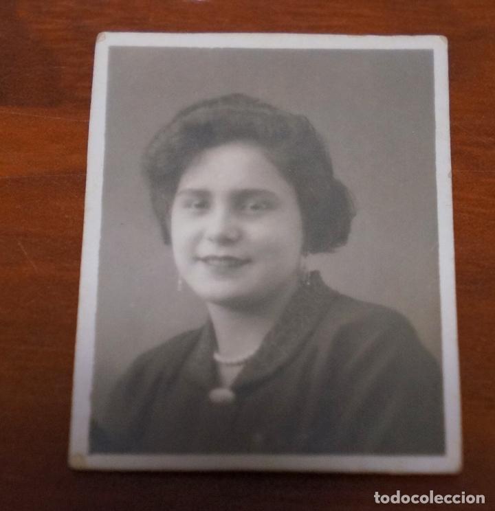 Fotograf&iacute;a antigua: FOTOGRAFIA DE SE&Ntilde;ORITA CARNET. A&Ntilde;OM 1929