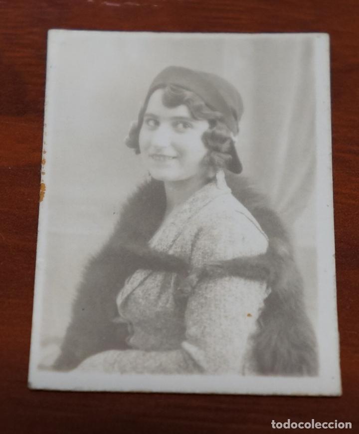 Fotograf&iacute;a antigua: FOTOGRAFIA SE&Ntilde;ORITA DE EPOCA TAMA&Ntilde;O CARNET. A&Ntilde;O 1932