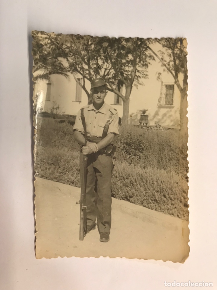 Fotograf&iacute;a antigua: MILITAR. Fotograf&iacute;a de un Soldado del Ej&eacute;rcito del Aire.. con Cetme.. (h.1960?)