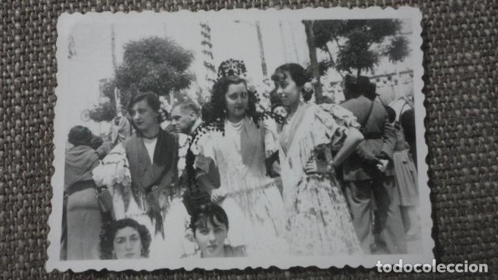 Antique Photography: ANTIGUA FOTOGRAFIA CHICAS EN FERIA DE SEVILLA 1950