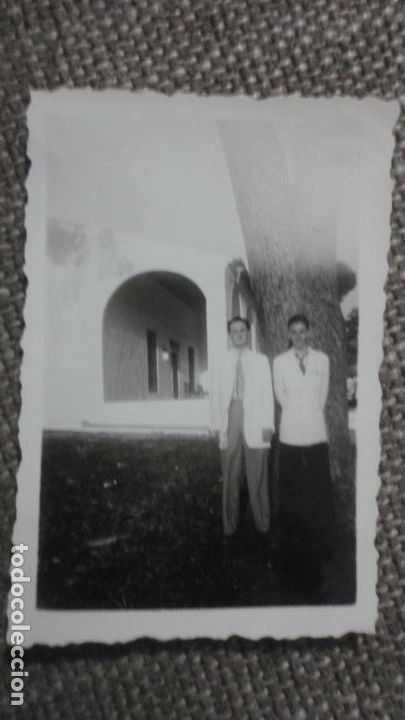 Fotograf&iacute;a antigua: ANTIGUA FOTOGRAFIA.CHICOS EN FINCA DE JUAN RAMON JIMENEZ.MOGUER 1948