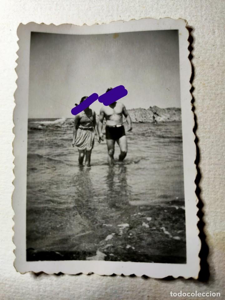 Fotografia antica: Antigua fotograf&iacute;a. Playa de Sopelana. vizcaya. ba&ntilde;istas. foto a&ntilde;os 40.