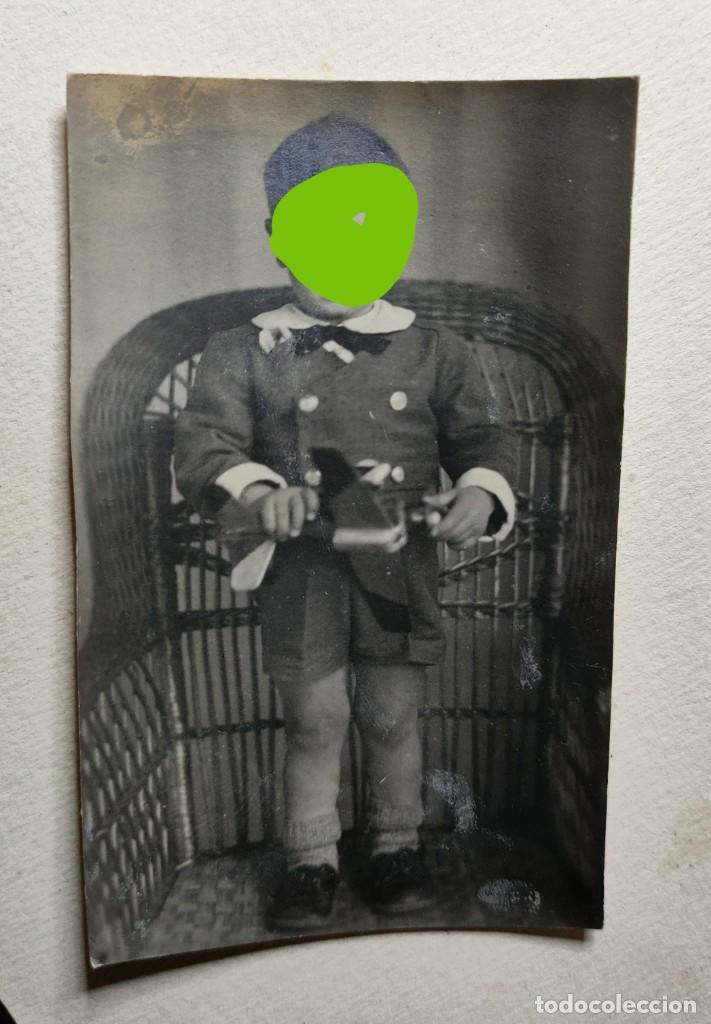 Alte Fotografie: Antigua fotograf&iacute;a. Ni&ntilde;o con avi&oacute;n de juguete. Foto a&ntilde;os 30.