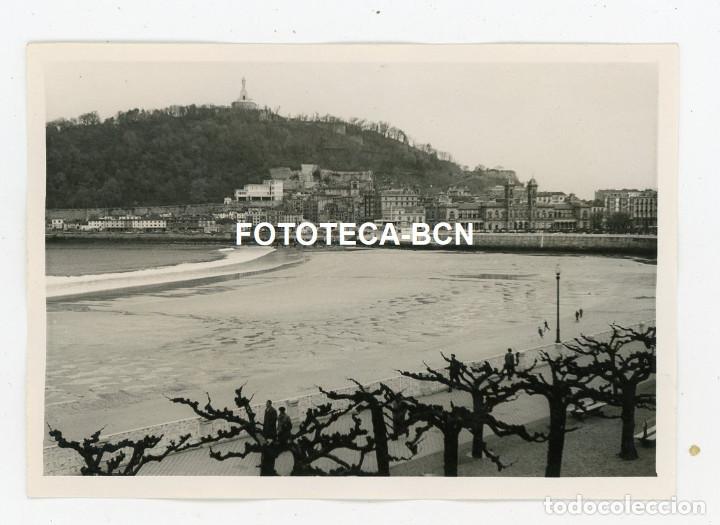 Photographie ancienne: FOTO ORIGINAL SAN SEBASTIAN DONOSTIA PLAYA DE LA CONCHA A&Ntilde;O 1958