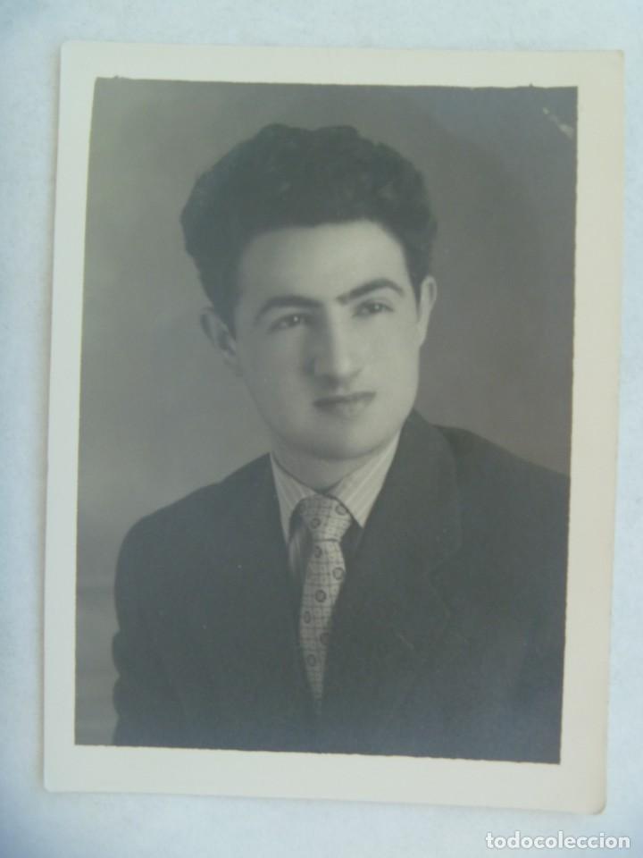 Alte Fotografie: FOTO DE ESTUDIO DE JOVEN. DE CARPINTERO, VALENCIA DE ALCANTARA ( BADAJOZ )