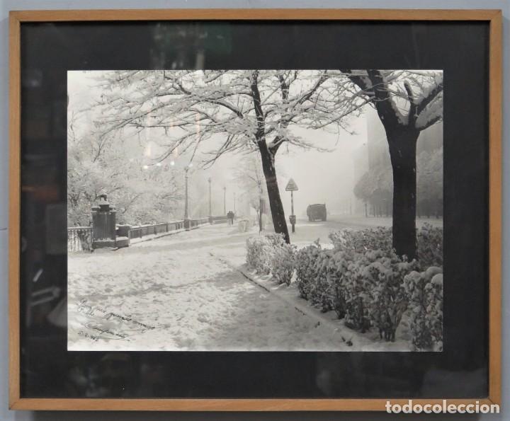 Fotograf&iacute;a antigua: FOTOGRAFIA ARTISTICA. ESCENA DE CALLE NEVADA. FIRMADA. 1963