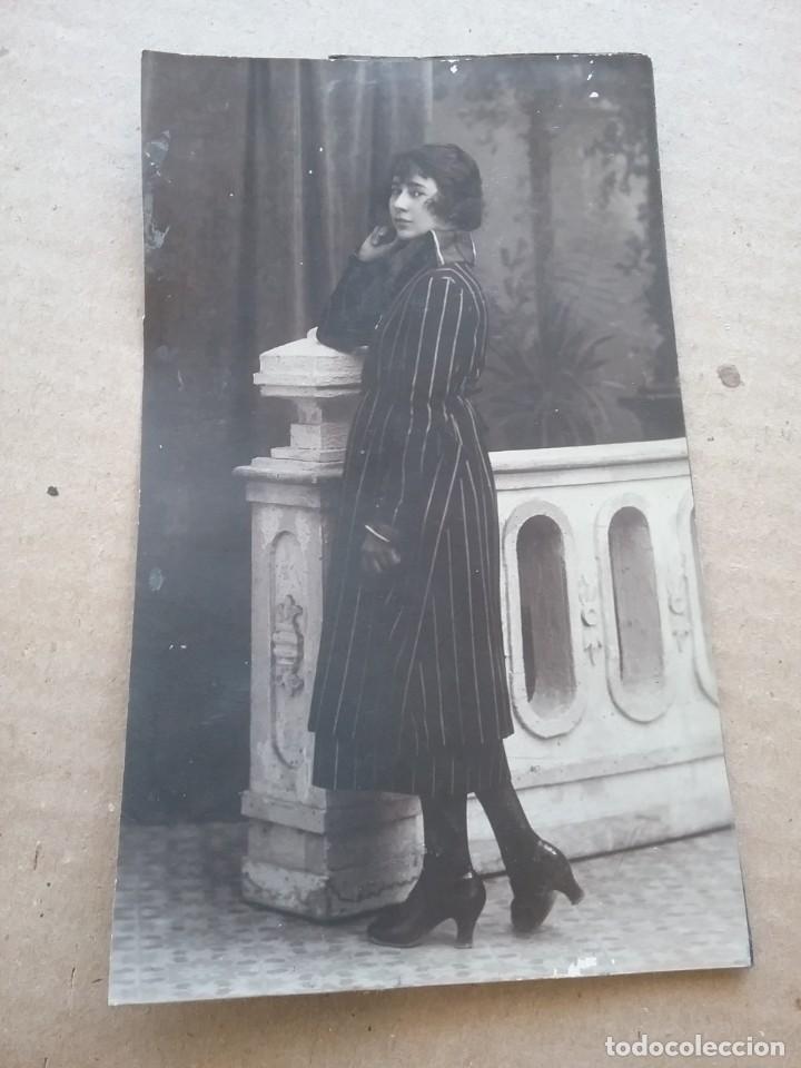 Fotograf&iacute;a antigua: Fotograf&iacute;a Srta posando. A&ntilde;os 30(358-3)