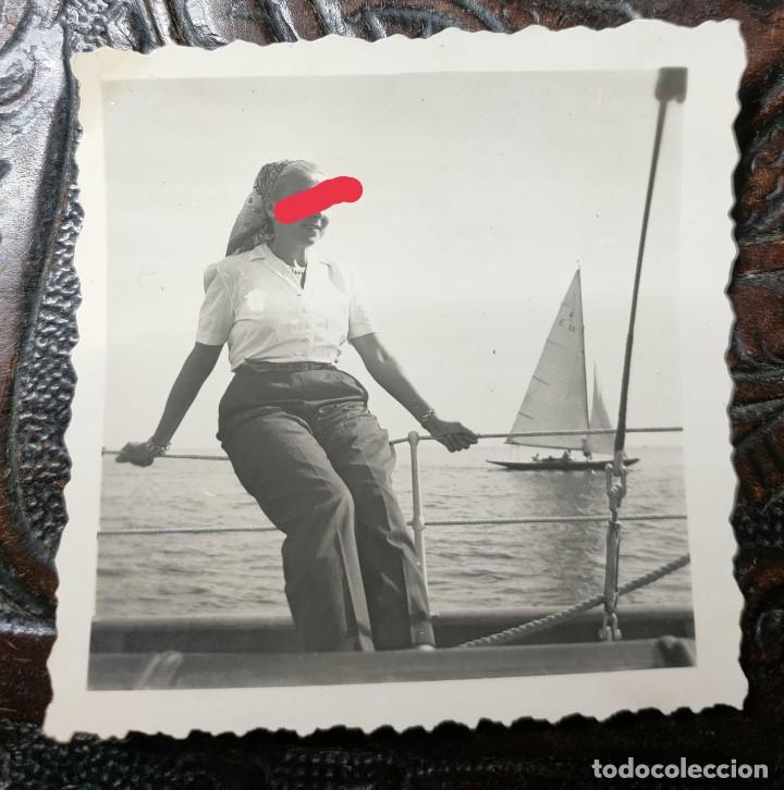 Fotografia antica: Antigua fotograf&iacute;a. Chica En el velero. Foto a&ntilde;o 1949.
