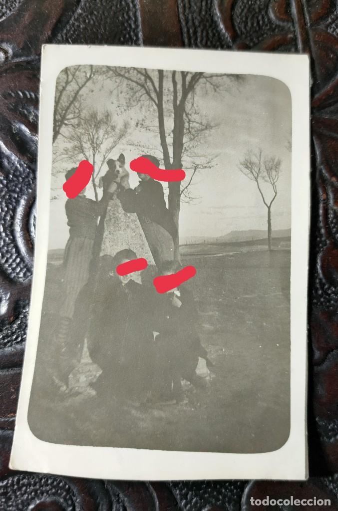 Fotografia antica: Antigua fotograf&iacute;a de luco (luko) Arrazua-Ubarrundia. &Aacute;lava.vitoria. con el perro. Foto a&ntilde;os 30.