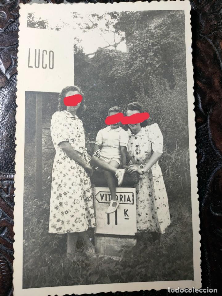 Alte Fotografie: Antigua fotograf&iacute;a de luco (luko) Arrazua-Ubarrundia.&Aacute;lava.vitoria.indicaci&oacute;n carretera.Foto a&ntilde;os 30
