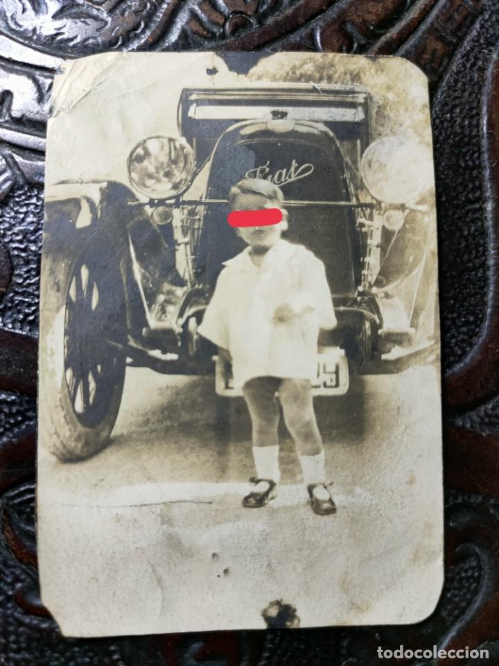 Fotografia antica: Antigua fotograf&iacute;a. Autom&oacute;vil Fiat. ni&ntilde;o. Foto a&ntilde;os 30.