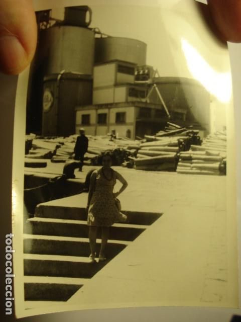 Fotograf&iacute;a antigua: PUERTO CORU&Ntilde;A FOTO - A&Ntilde;O 1974 - 11 X 7.5 CM APROX MIRA OTRAS SIMILARES