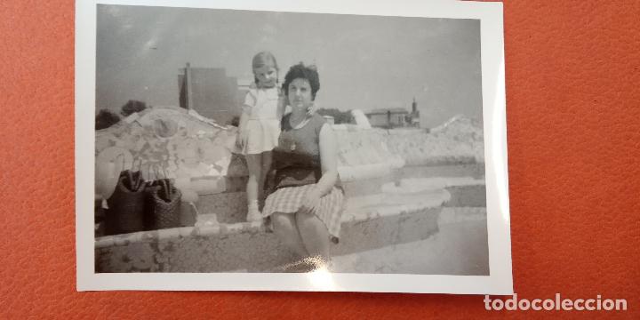 Fotograf&iacute;a antigua: MAM&Aacute; E HIJA. FOTOGRAF&Iacute;A ANTIGUA.MEDIDAS 7*11 CM.