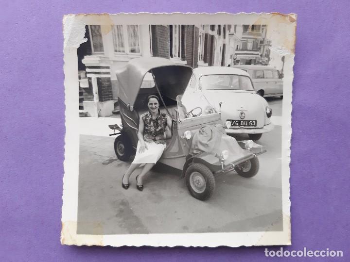 Alte Fotografie: ANTIGUA FOTOGRAFIA SE&Ntilde;ORA SENTADA EN COCHE AUTOMOVIL EPOCA