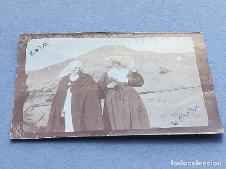 Fotograf&iacute;a antigua: FOTOGRAF&Iacute;A DOS MONJAS - FECHADA 1926