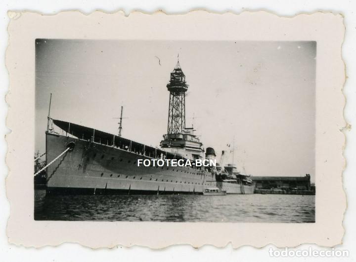 Photographie ancienne: FOTO ORIGINAL PUERTO DE BARCELONA MARINA ESPA&Ntilde;OLA ACORAZADO BARCO DE GUERRA TORRE JAUME I A&Ntilde;OS 40