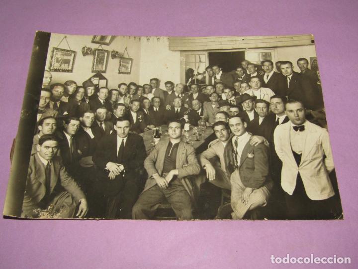 Photographie ancienne: Antigua Fotograf&iacute;a de la Inauguraci&oacute;n de la Pe&ntilde;a Taurina ALEGRIA en el Bar Plus Ultra del A&ntilde;o 1935