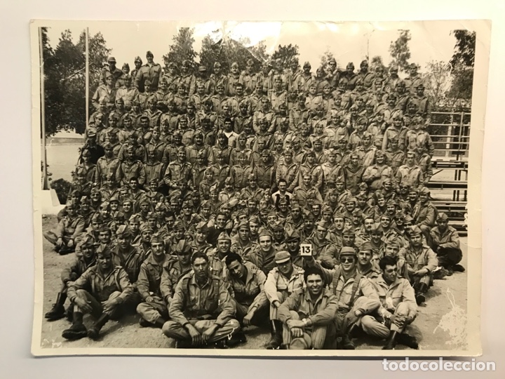 Alte Fotografie: FOTOGRAF&Iacute;A MILITAR, C.I.R., No.13, FIGUEREIDO, Pontevedra.. foto grupal para el recuerdo (h.1960?)